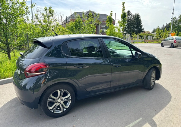 Peugeot 208 cena 34800 przebieg: 132840, rok produkcji 2016 z Lublin małe 106